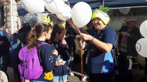 Just love the wry expression on Blue Wren's face as she untangles balloons!